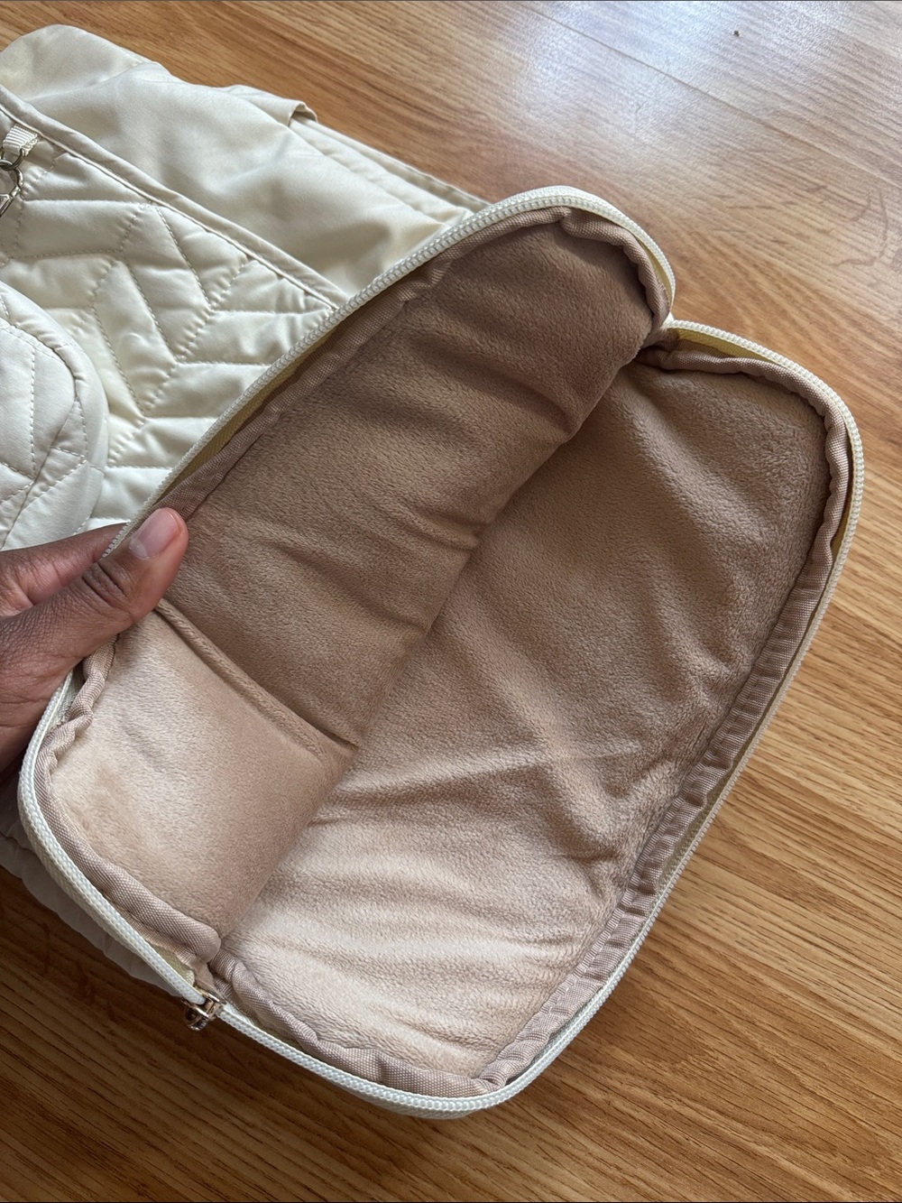 BAGSMART Quilted Laptop Sleeve with Pouch ✨ - Picture 6 of 10